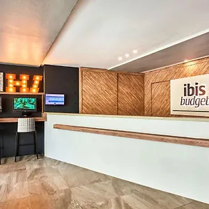 ** Отель Ibis Budget Pearl Сингапур